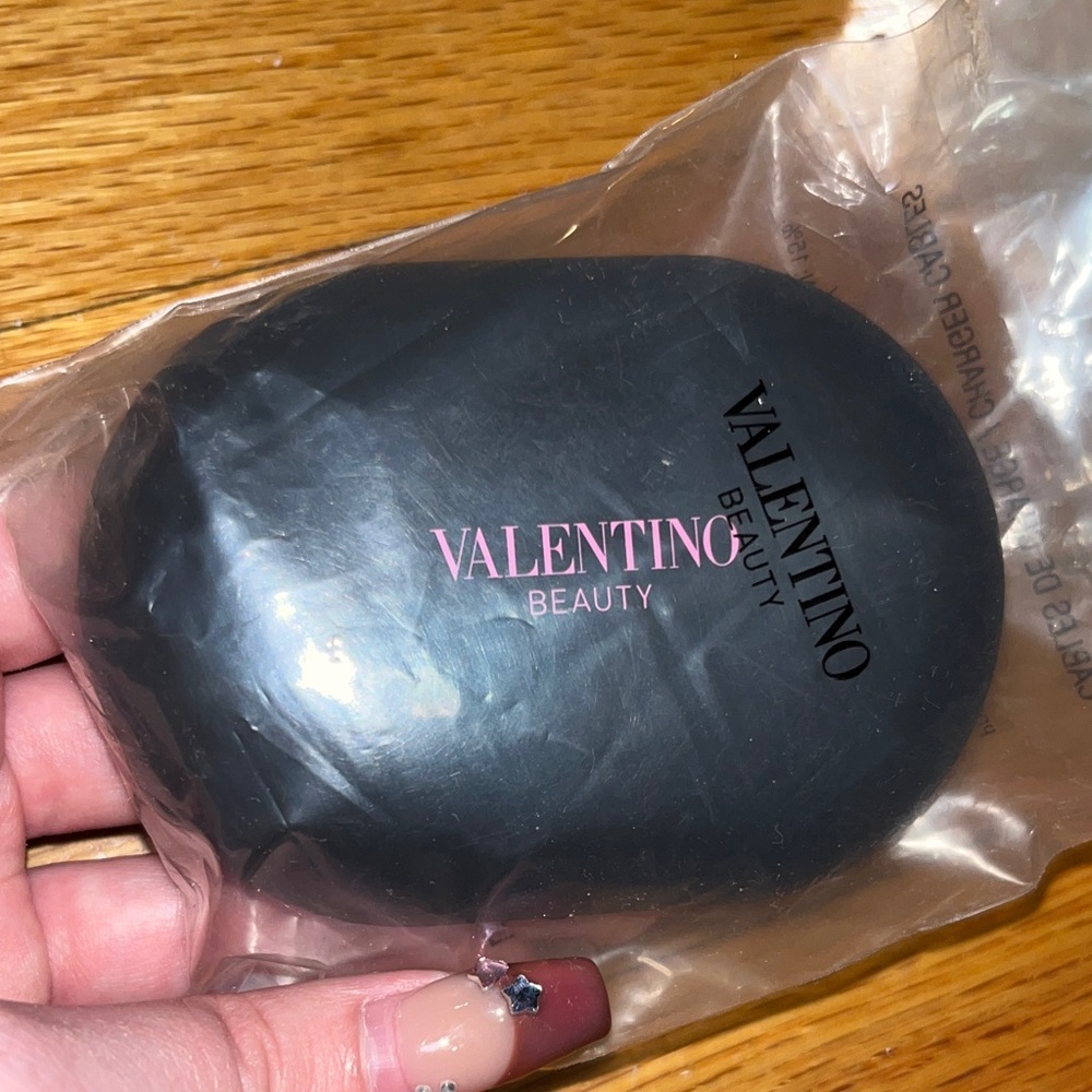 Valentino Beauty charger cables with silicone case